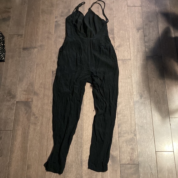 LOVERS + FRIENDS black jumpsuit size small - Picture 5 of 13